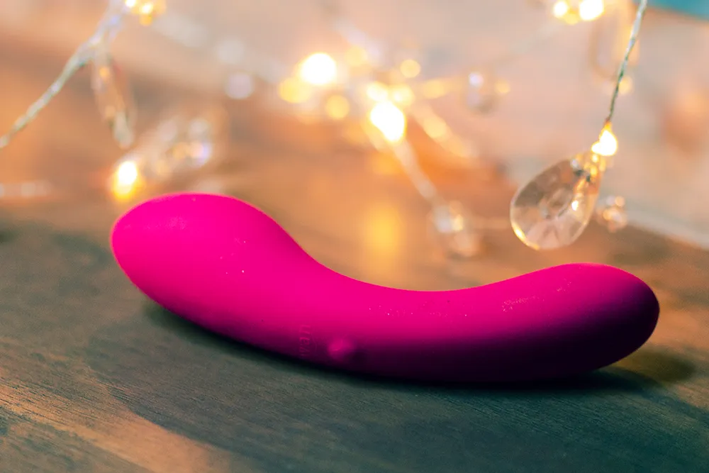 Swan Vibes - Kinky Playhouse